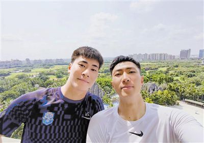 蜜巴克女的皮蒂尔